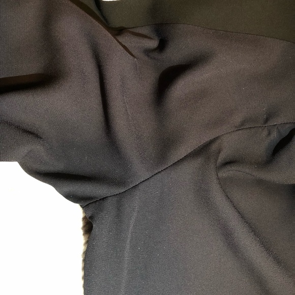 ⭐️3/$20 EXPRESS Navy Blue V-Neck Color Block Top - Picture 11 of 13